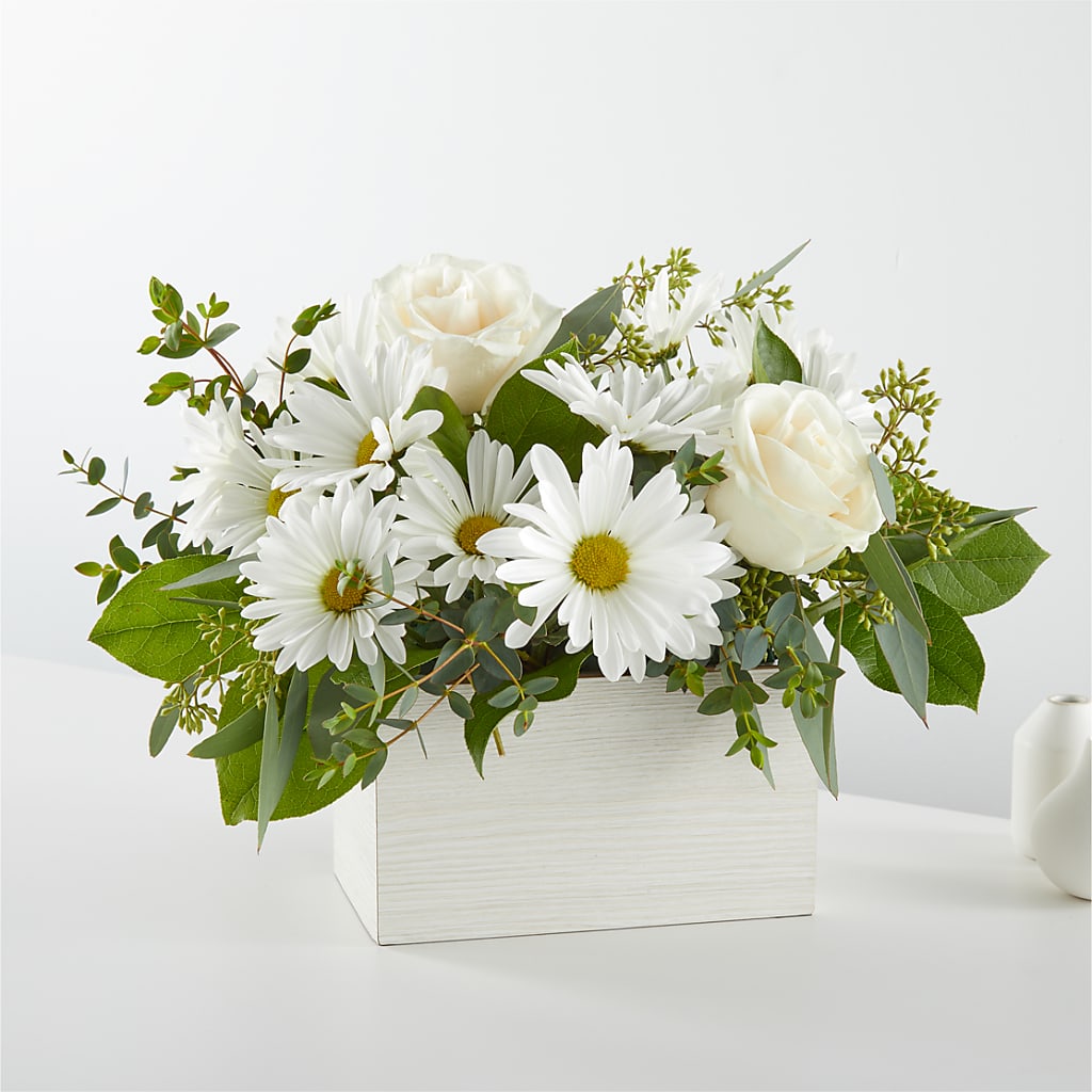 Fresh Linen Box Bouquet – SATELLITE FLORIST & GARDEN CENTRE, Hamilton ON