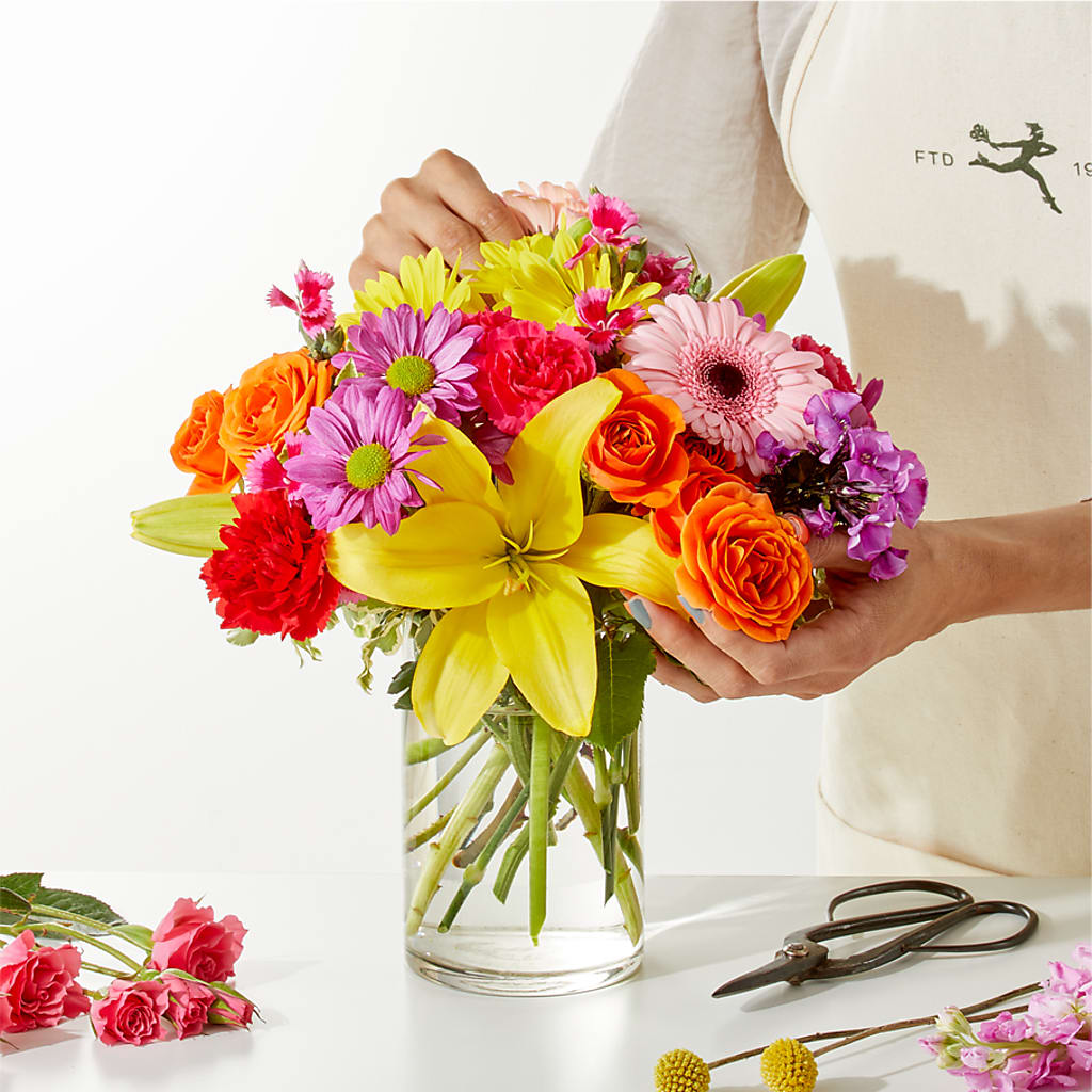 Cue the Confetti - A Florist Original – SATELLITE FLORIST & GARDEN CENTRE, Hamilton ON