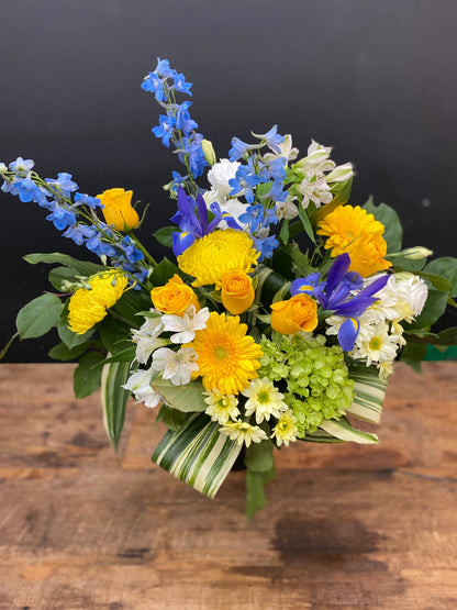 Designer Hand Tied Bouquet - Style #5 – SATELLITE FLORIST & GARDEN CENTRE, Hamilton ON