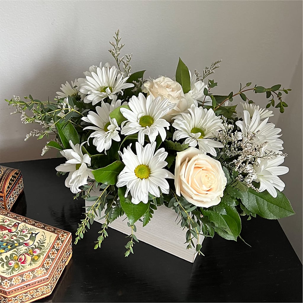 Fresh Linen Box Bouquet – SATELLITE FLORIST & GARDEN CENTRE, Hamilton ON