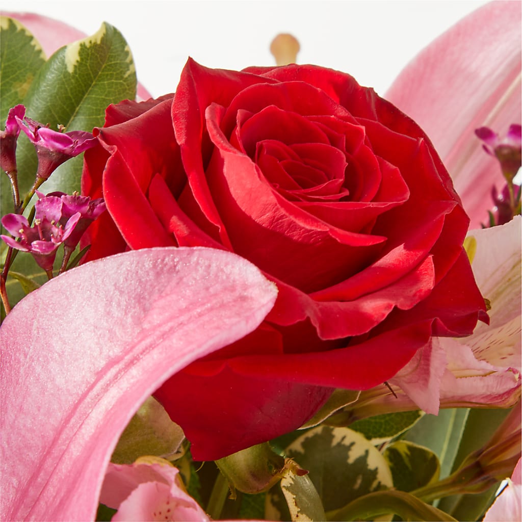 Lucky in Love Bouquet – SATELLITE FLORIST & GARDEN CENTRE, Hamilton ON