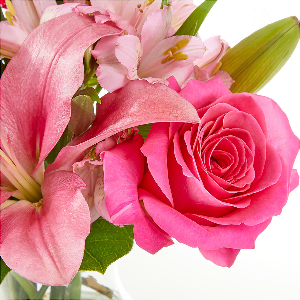 Lots of Love Bouquet – SATELLITE FLORIST & GARDEN CENTRE, Hamilton ON